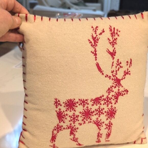 Pier 1 Reindeer Embroidered Square   Decorative Throw Accent Pillow - Picture 8 of 8